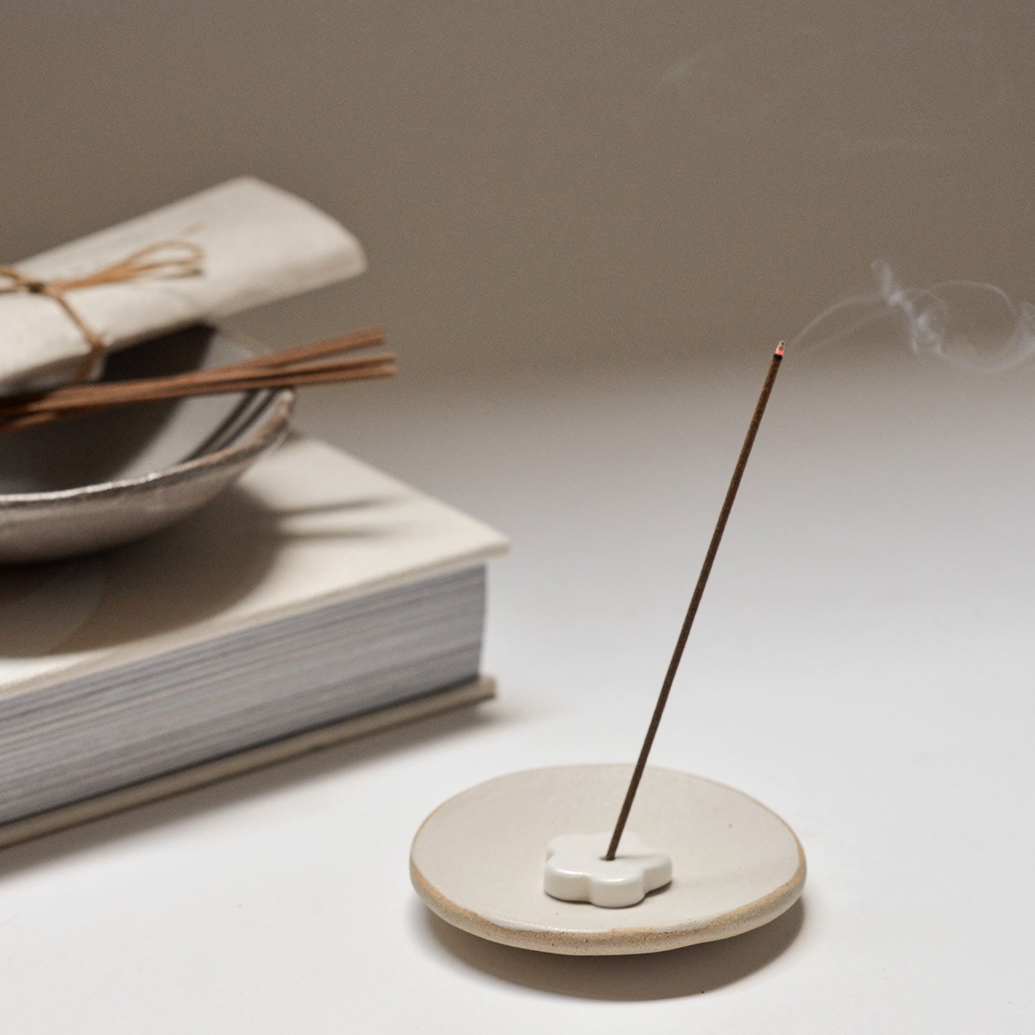 Cedarwood Incense Stick Set – 30 Sticks with Ceramic Holder CEDAR AND MYRRH