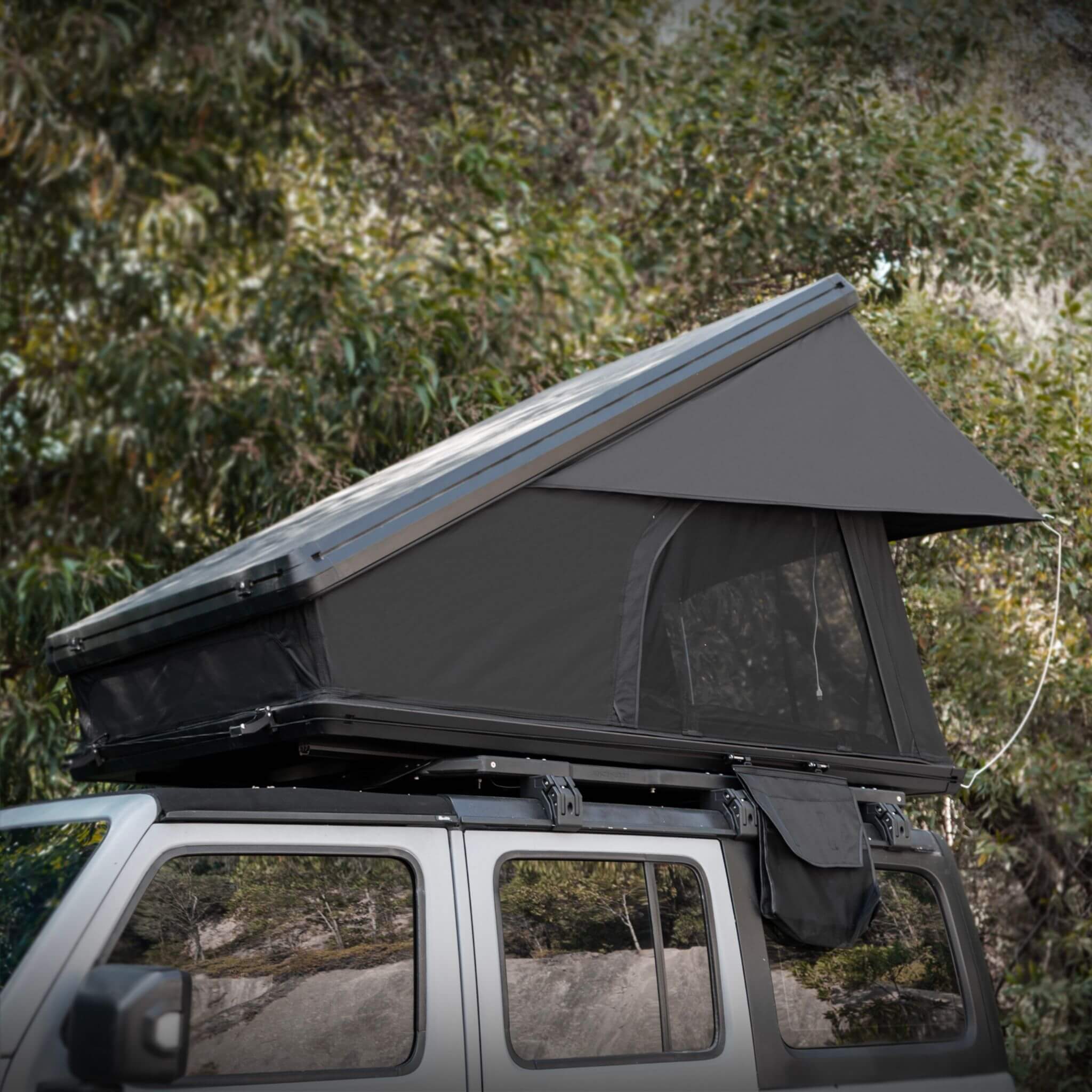 Heavy Duty 2 - 3 Person Hardshell Rooftop Tent With Ladder (SAK93120) SAKSBY WHOLESALE