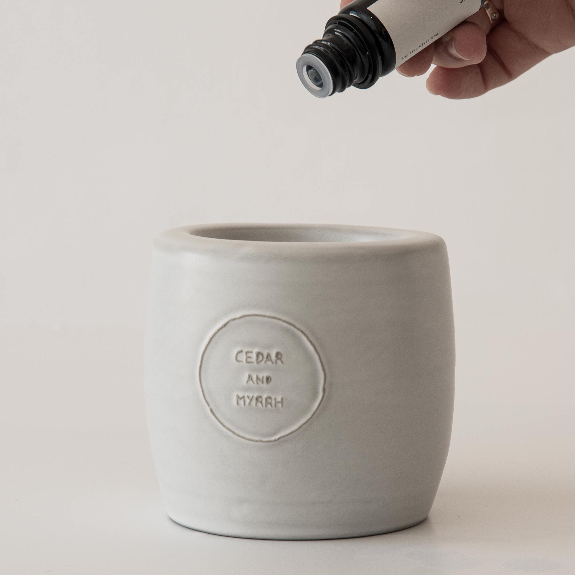 Light Grey Ceramic Aroma Oil & Wax Warmer CEDAR AND MYRRH
