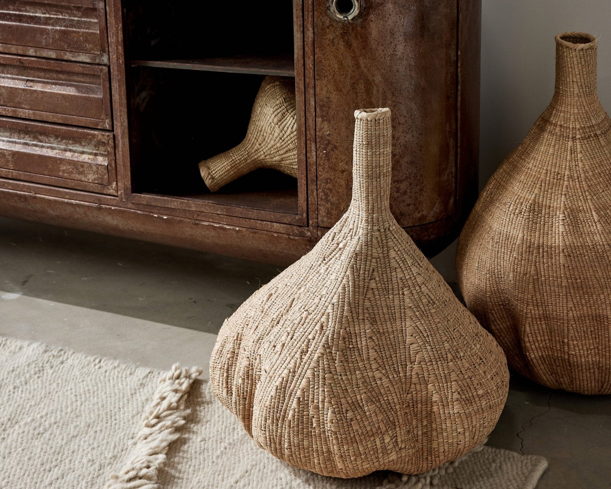 Long - Necked Ilala Garlic Gourd Basket Kanju Interiors