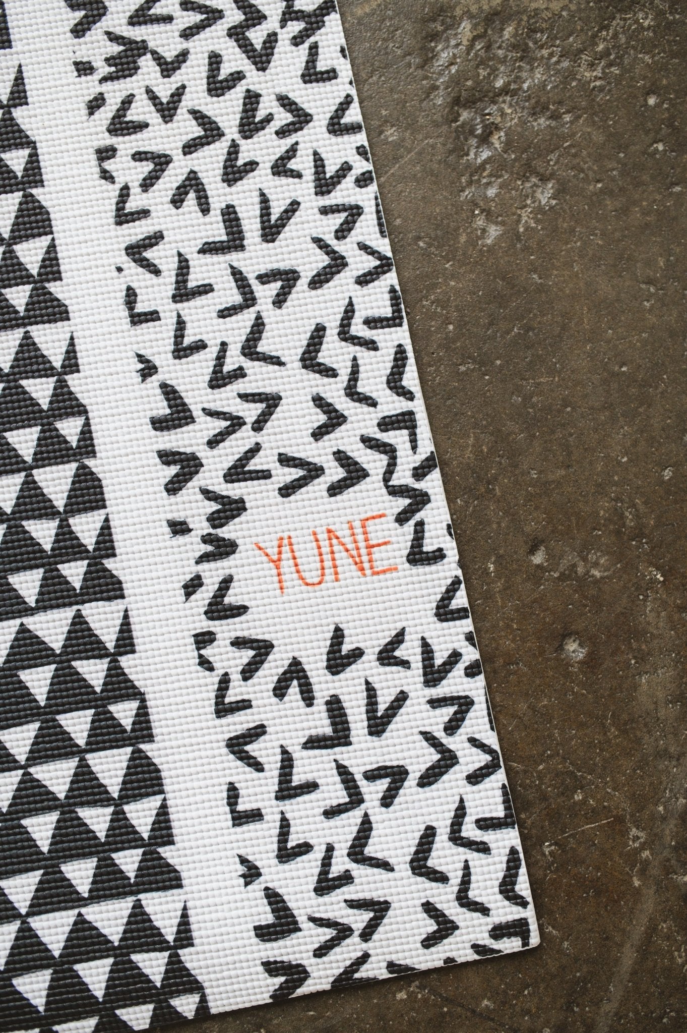 Bowie Yoga Mat — Lightning Flow, Zero - Slip Grip (Amped Cushioning) Yune Yoga