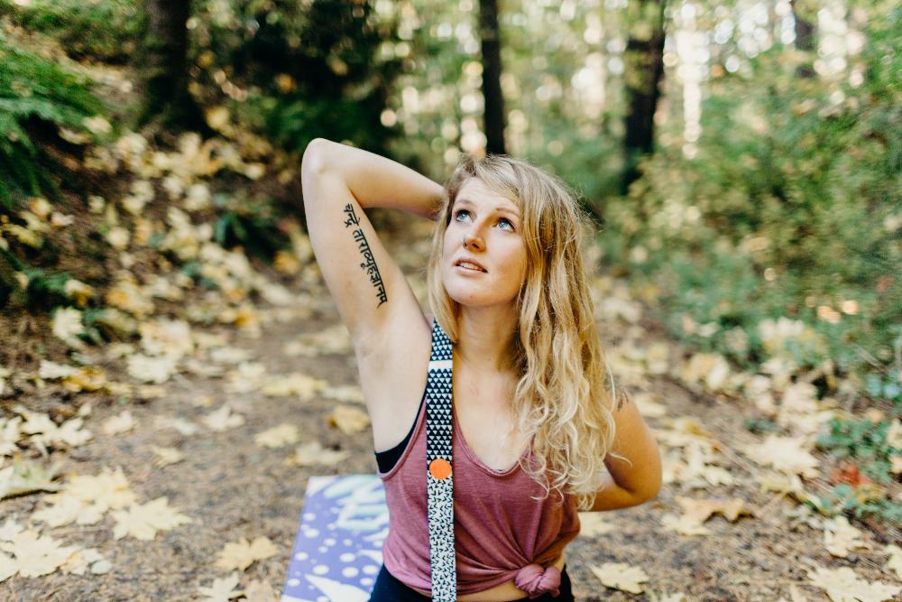 Bowie Yoga Strap – White Stretching Strap w/ Metal Buckles | Yune Yoga Yune Yoga