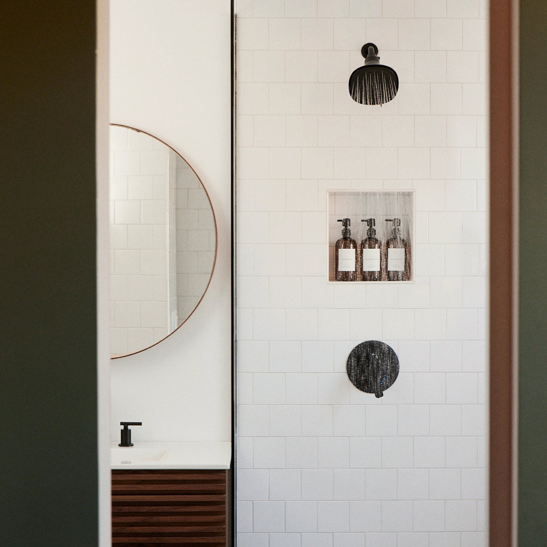 Filtered Showerhead Canopy