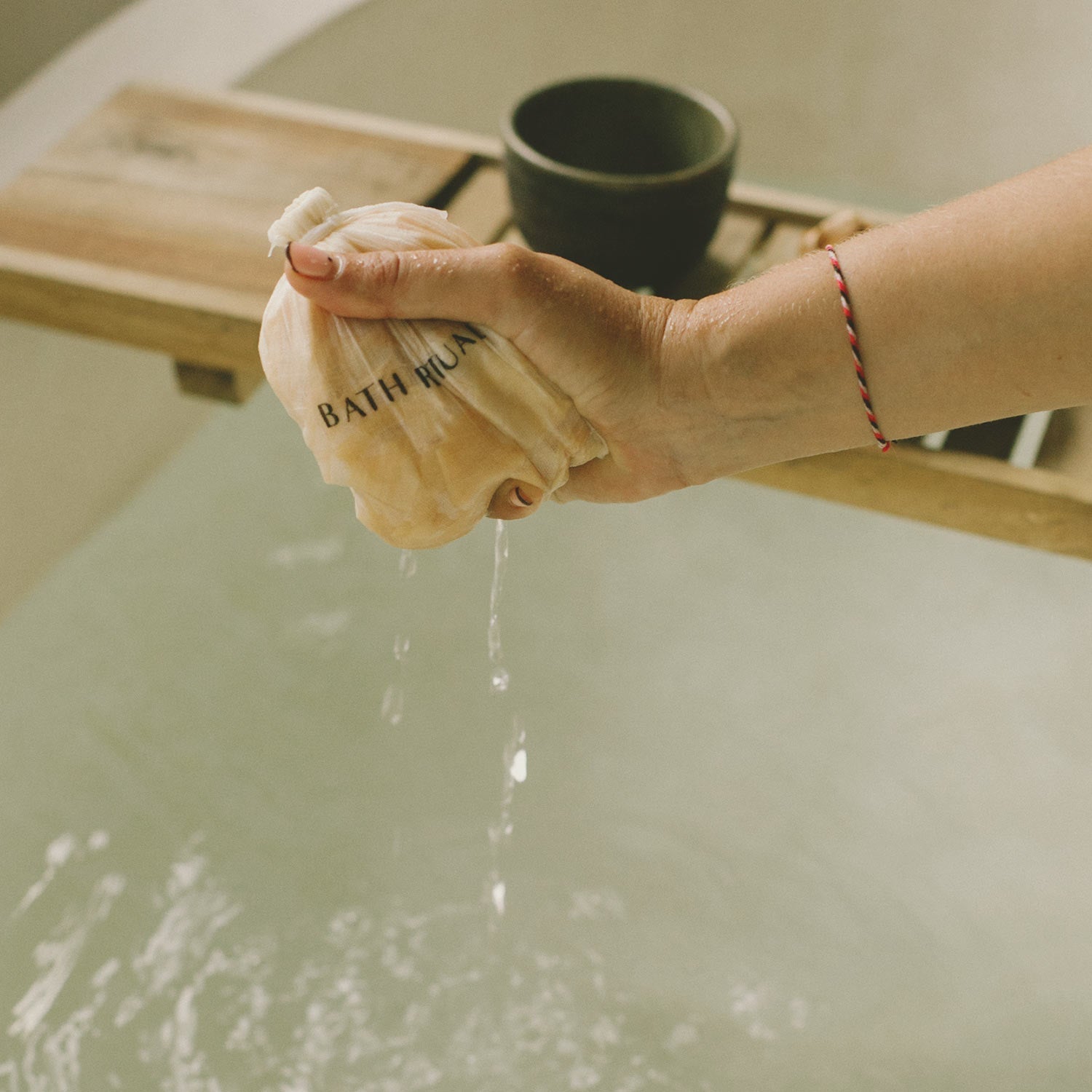 Hinoki Japanese Cypress Bath Flakes CEDAR AND MYRRH