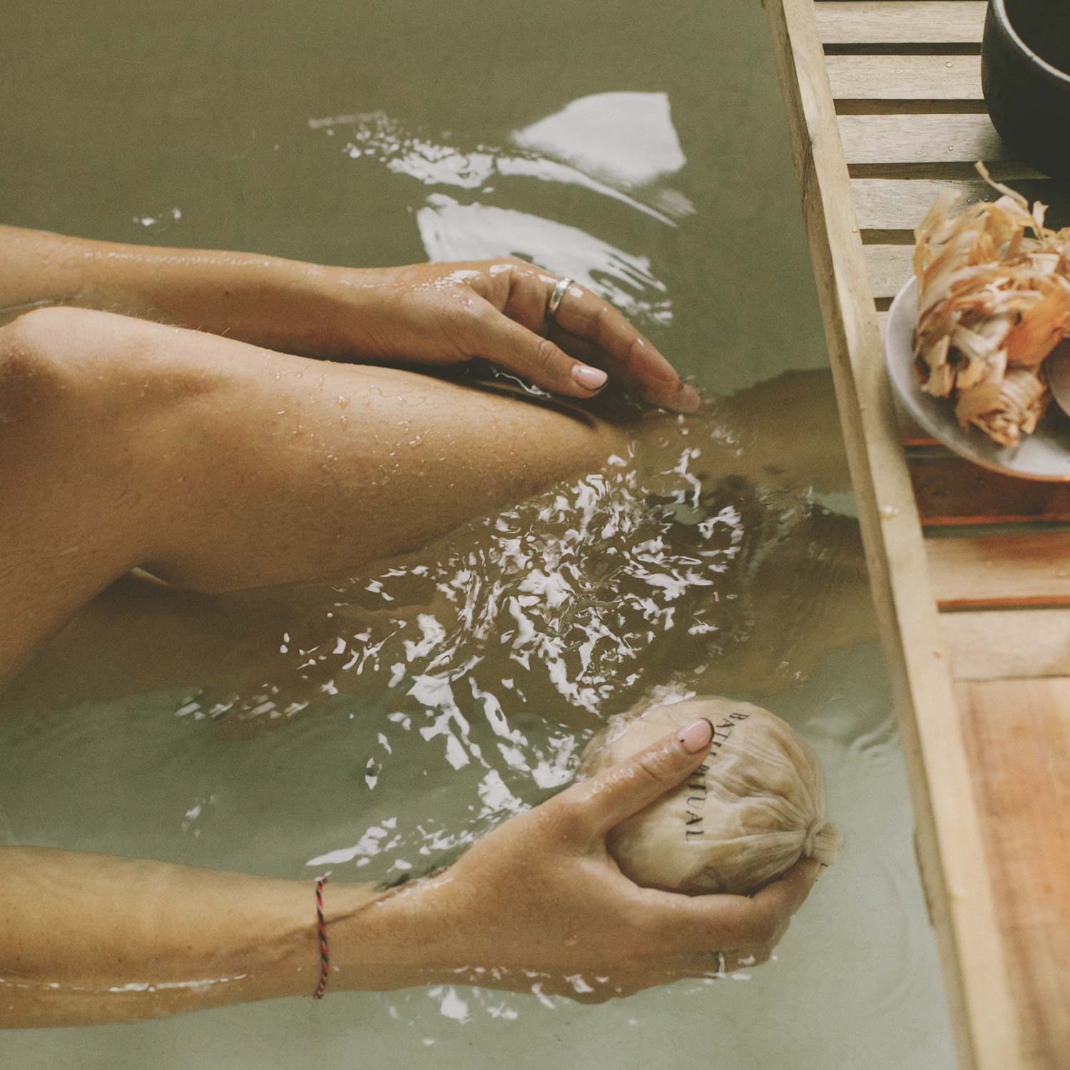 Hinoki Japanese Cypress Bath Flakes CEDAR AND MYRRH