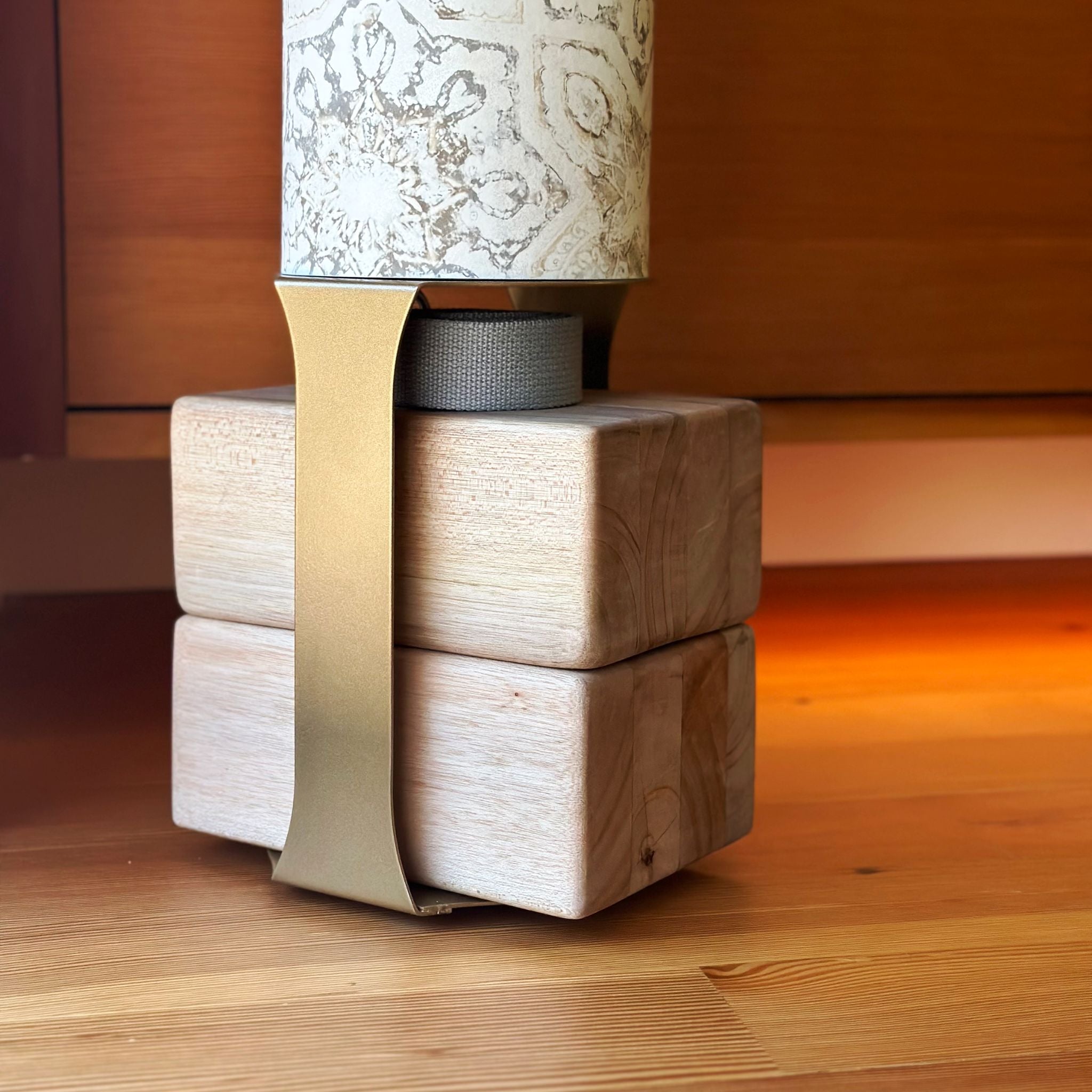 Homi Yoga Block Floor Stand | Gold Mache