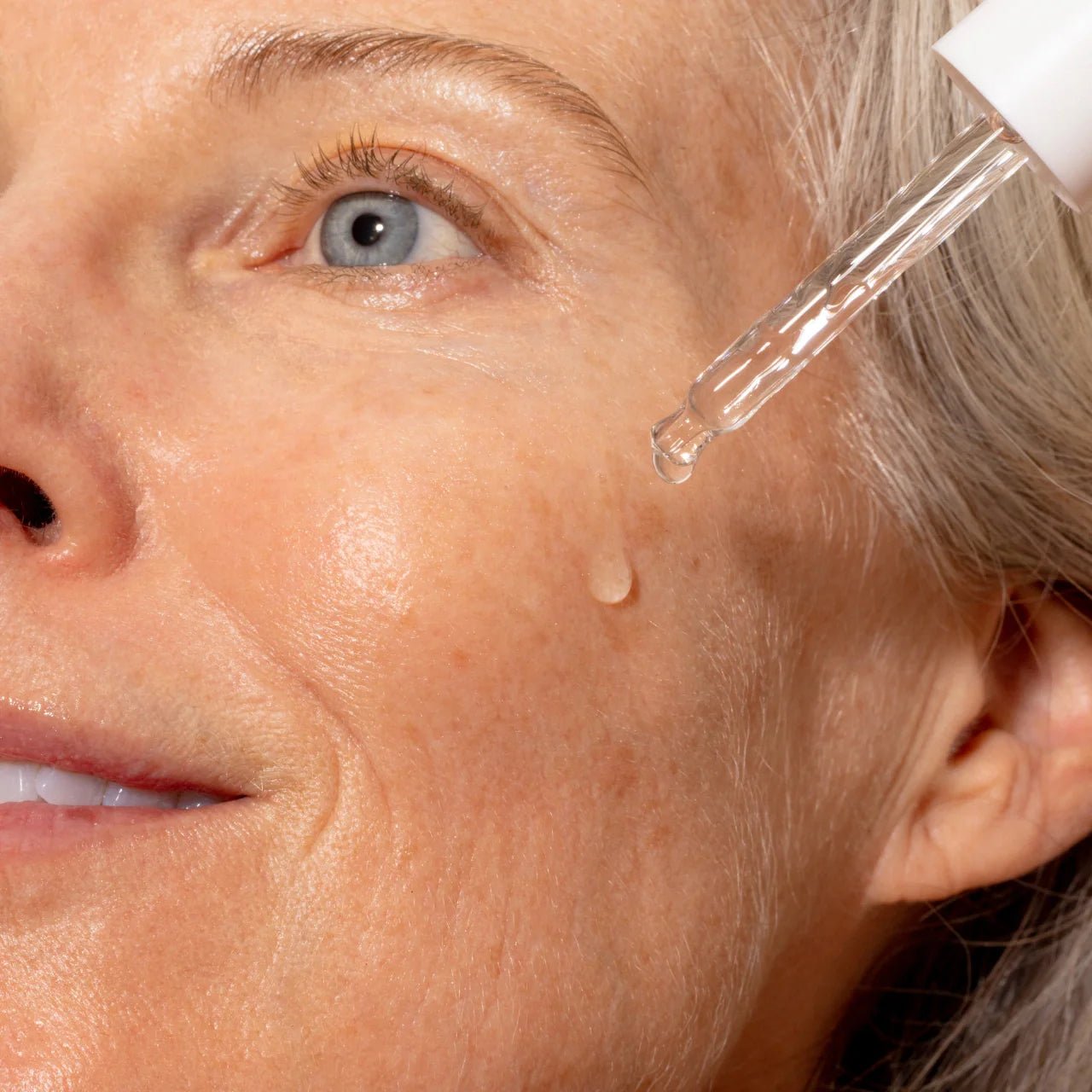 Pre - & Probiotic Plumping Peptide Serum Solawave