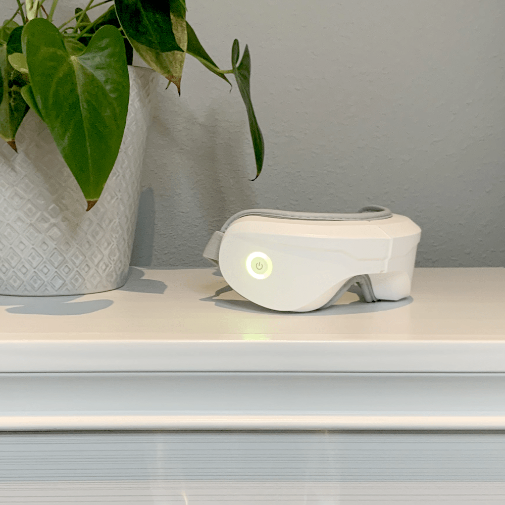 Relaxable™ Eye Massager with Heat iReliev