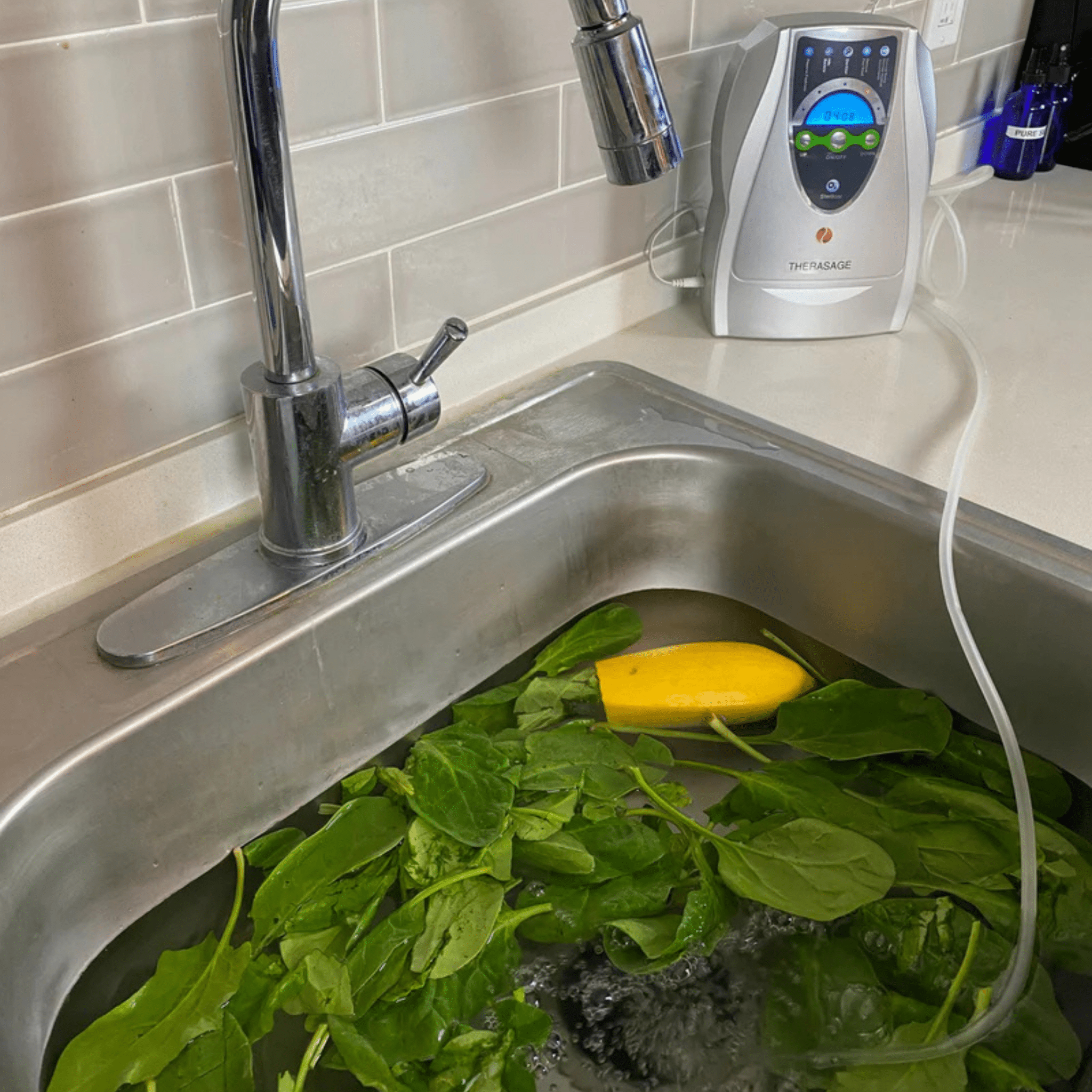 TheraO3 - Bubbler (Worldwide 110v - 240v North America Plug Included) Therasage